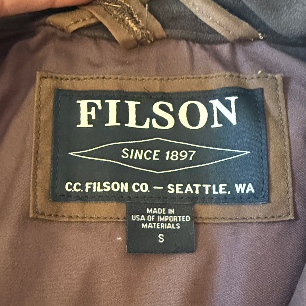 Filson mile marker coat, wax jacket, WITH HOOD dark earth brown size small - Picture 8 of 12